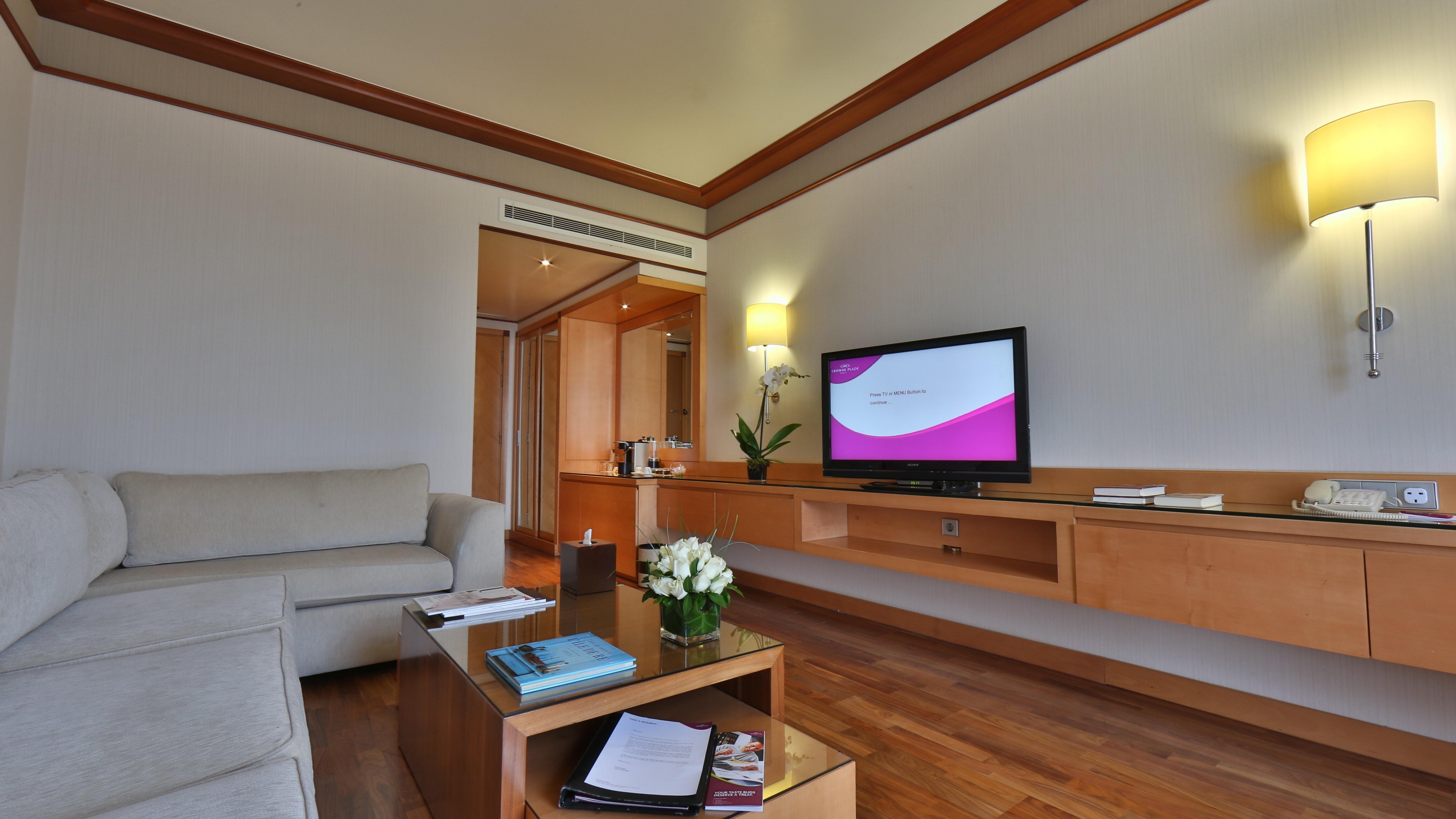 Crowne Plaza Hamra Beirut By Ihg Hotel Exterior photo