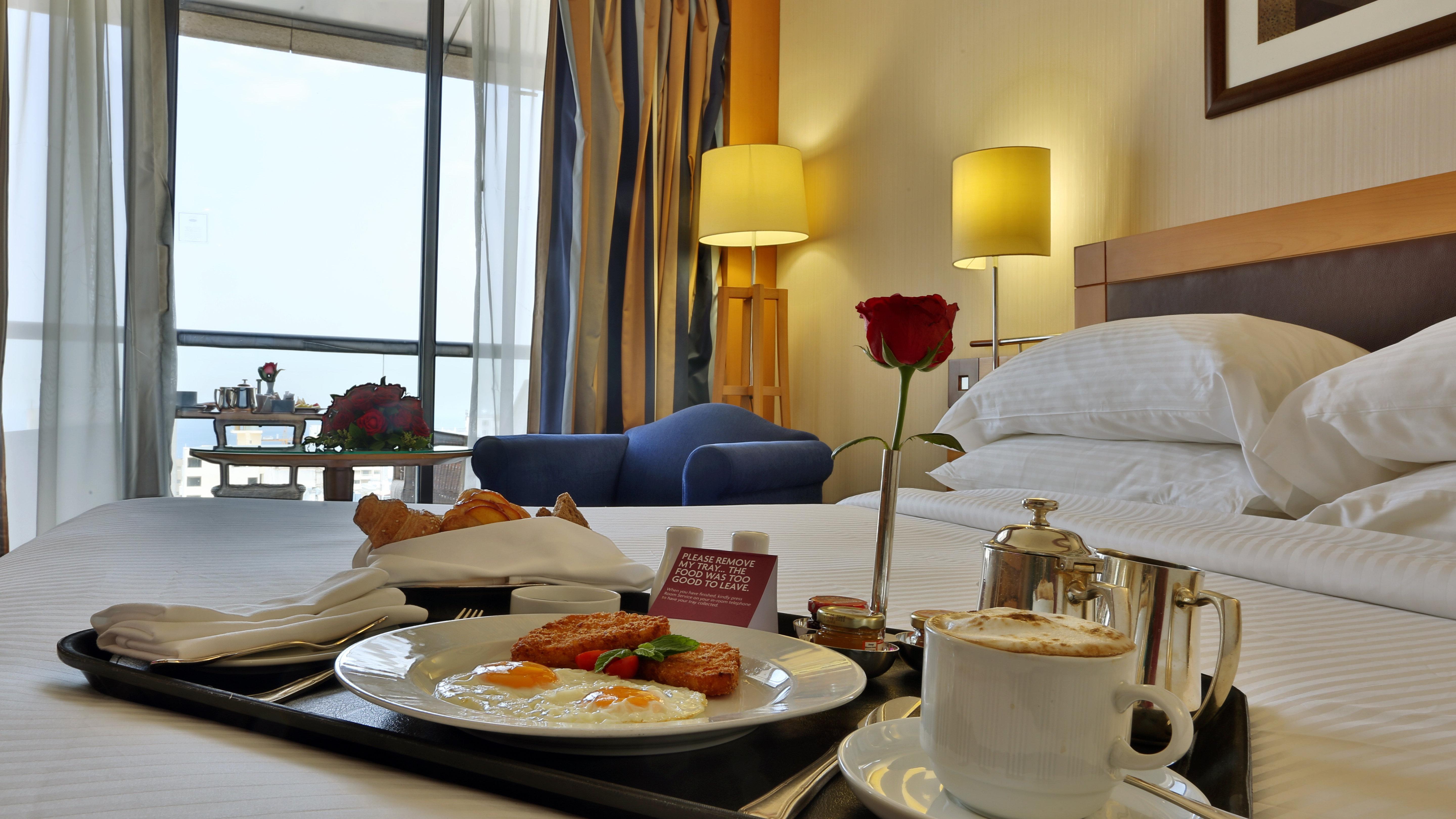Crowne Plaza Hamra Beirut By Ihg Hotel Exterior photo