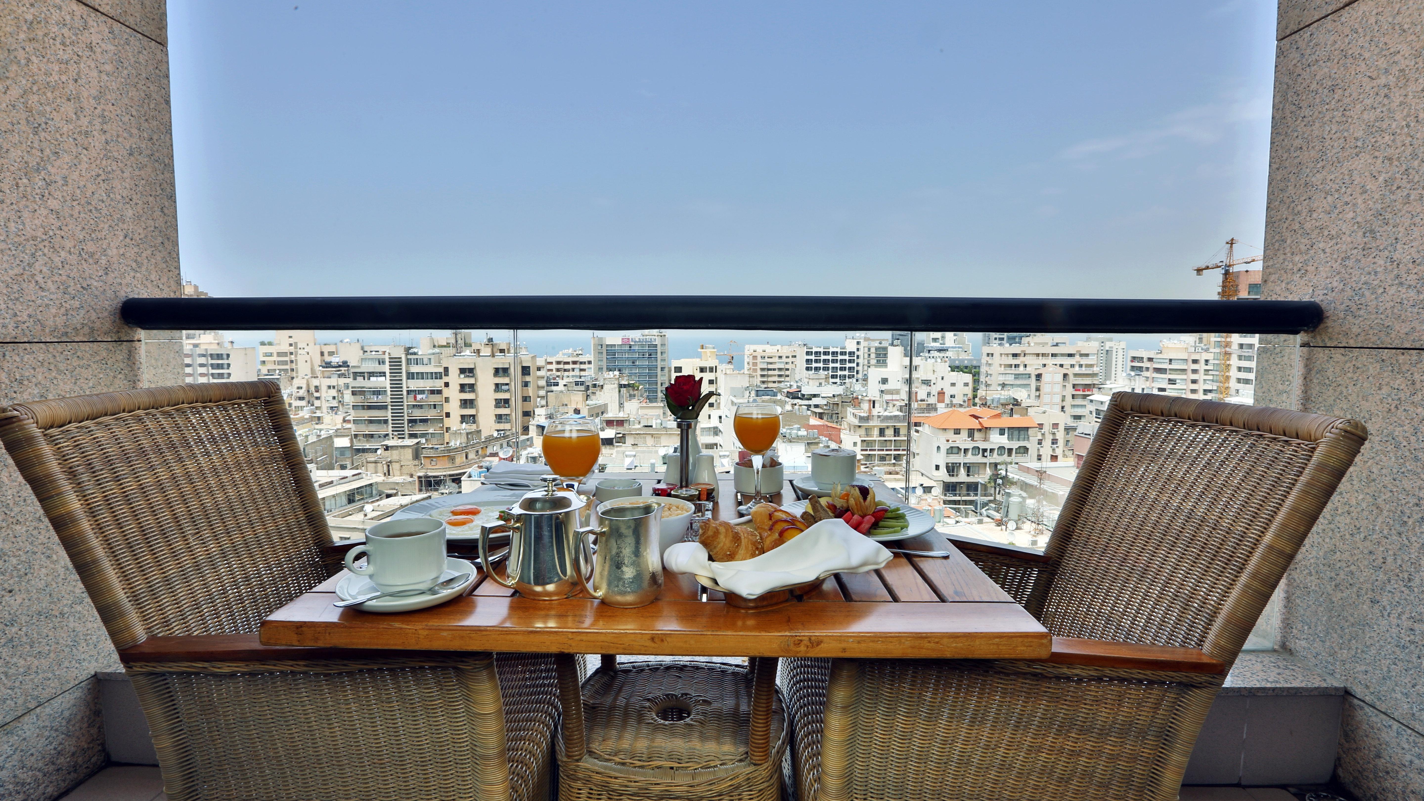 Crowne Plaza Hamra Beirut By Ihg Hotel Exterior photo
