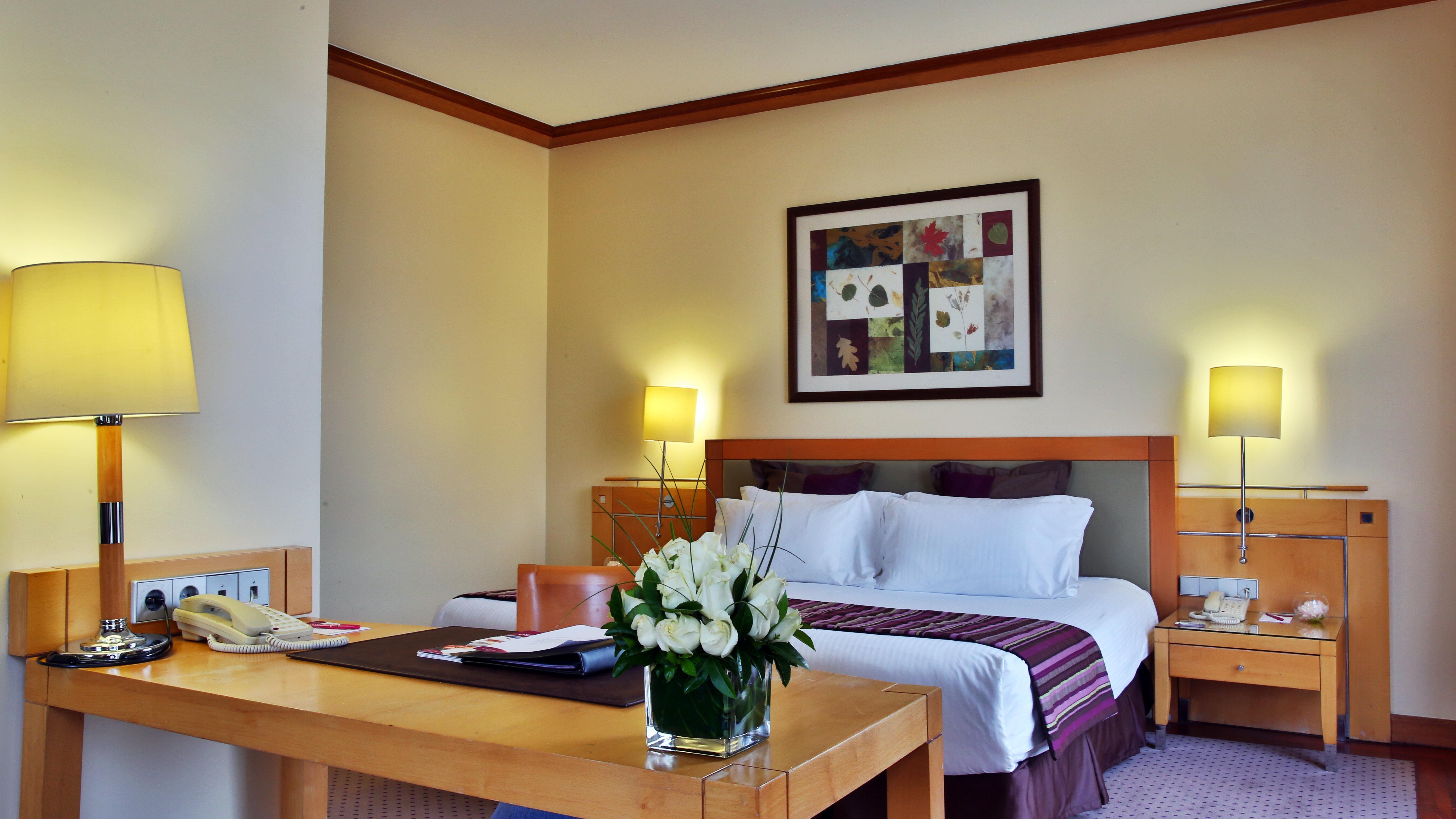 Crowne Plaza Hamra Beirut By Ihg Hotel Exterior photo