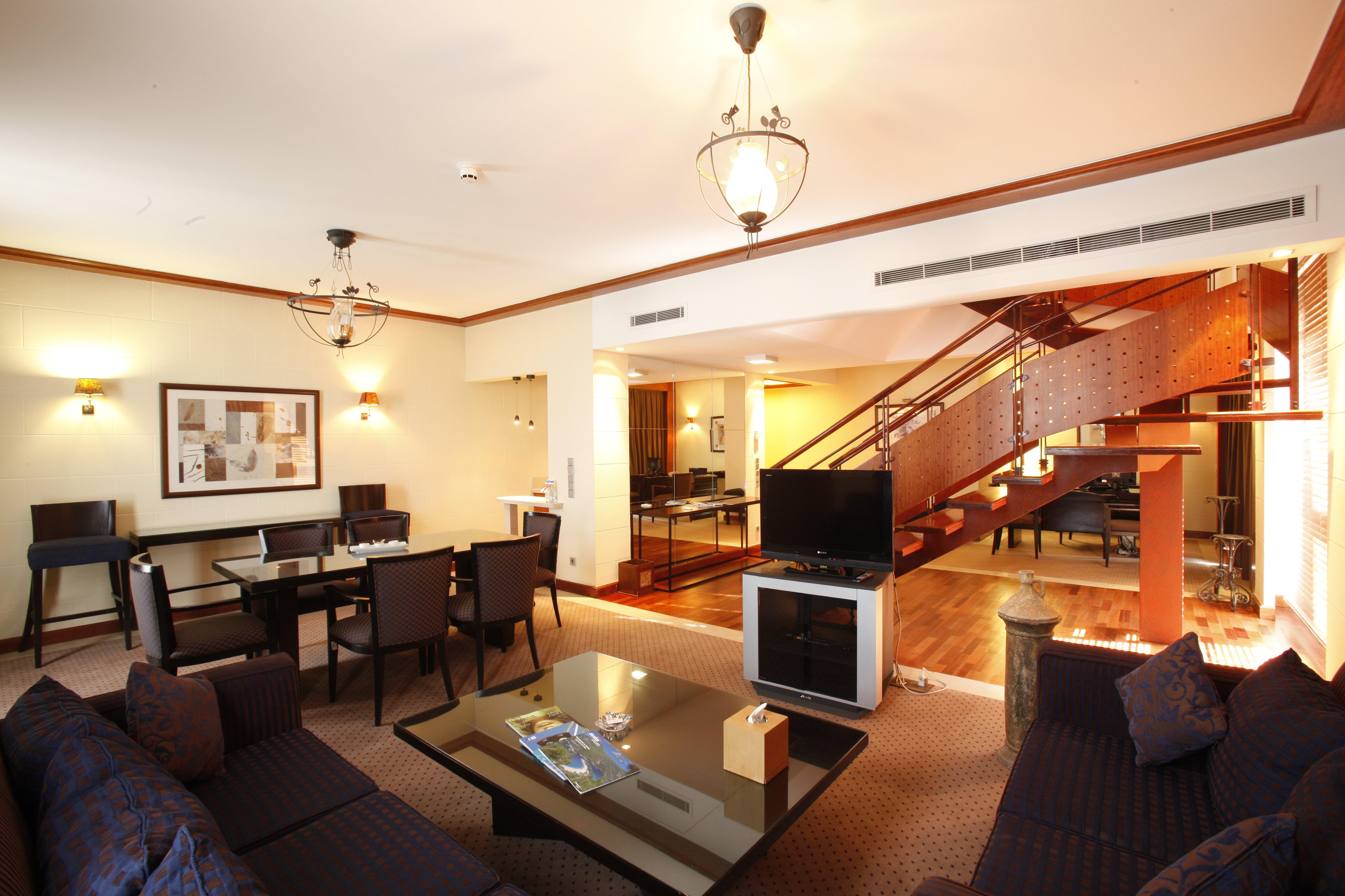 Crowne Plaza Hamra Beirut By Ihg Hotel Exterior photo