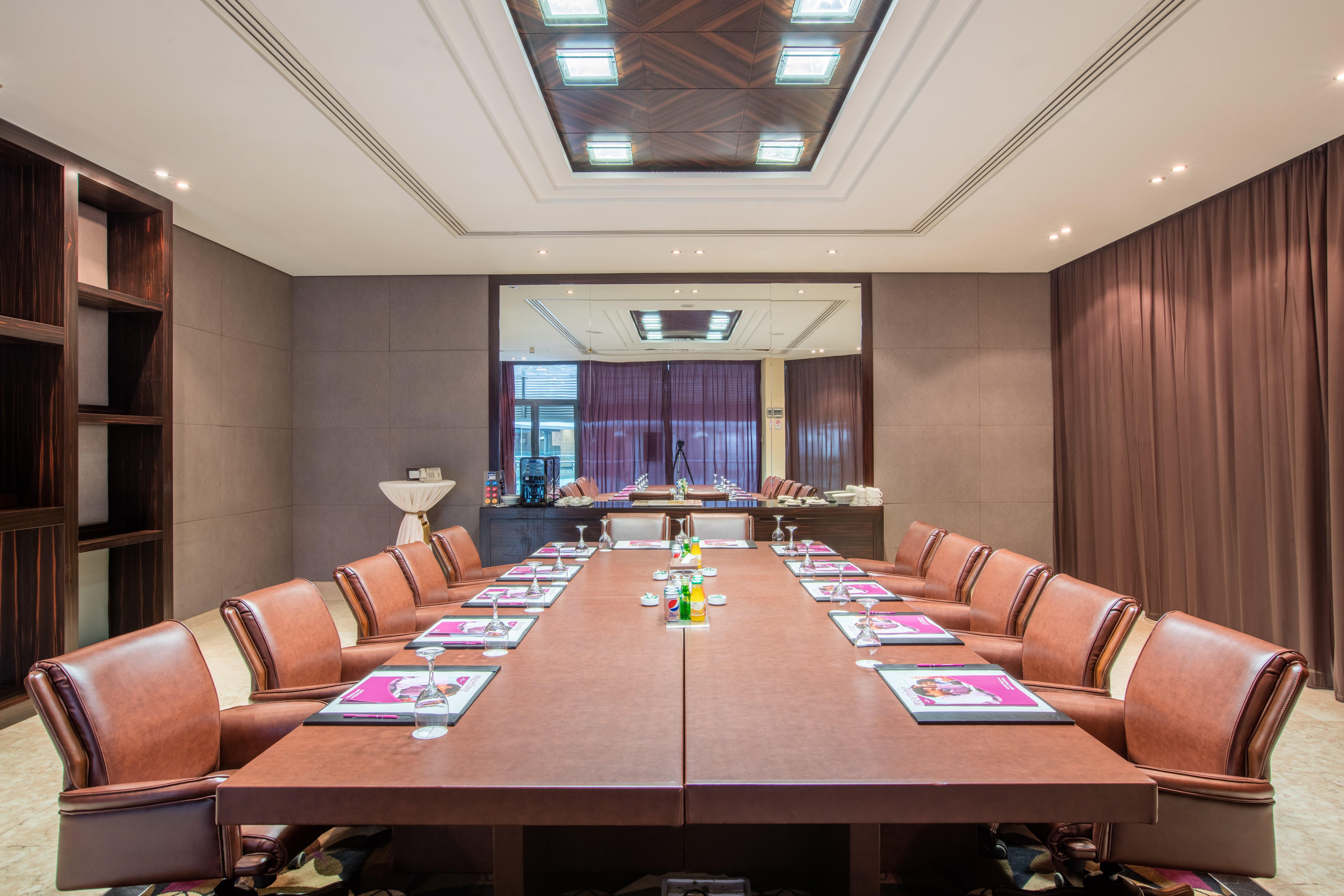 Crowne Plaza Hamra Beirut By Ihg Hotel Exterior photo