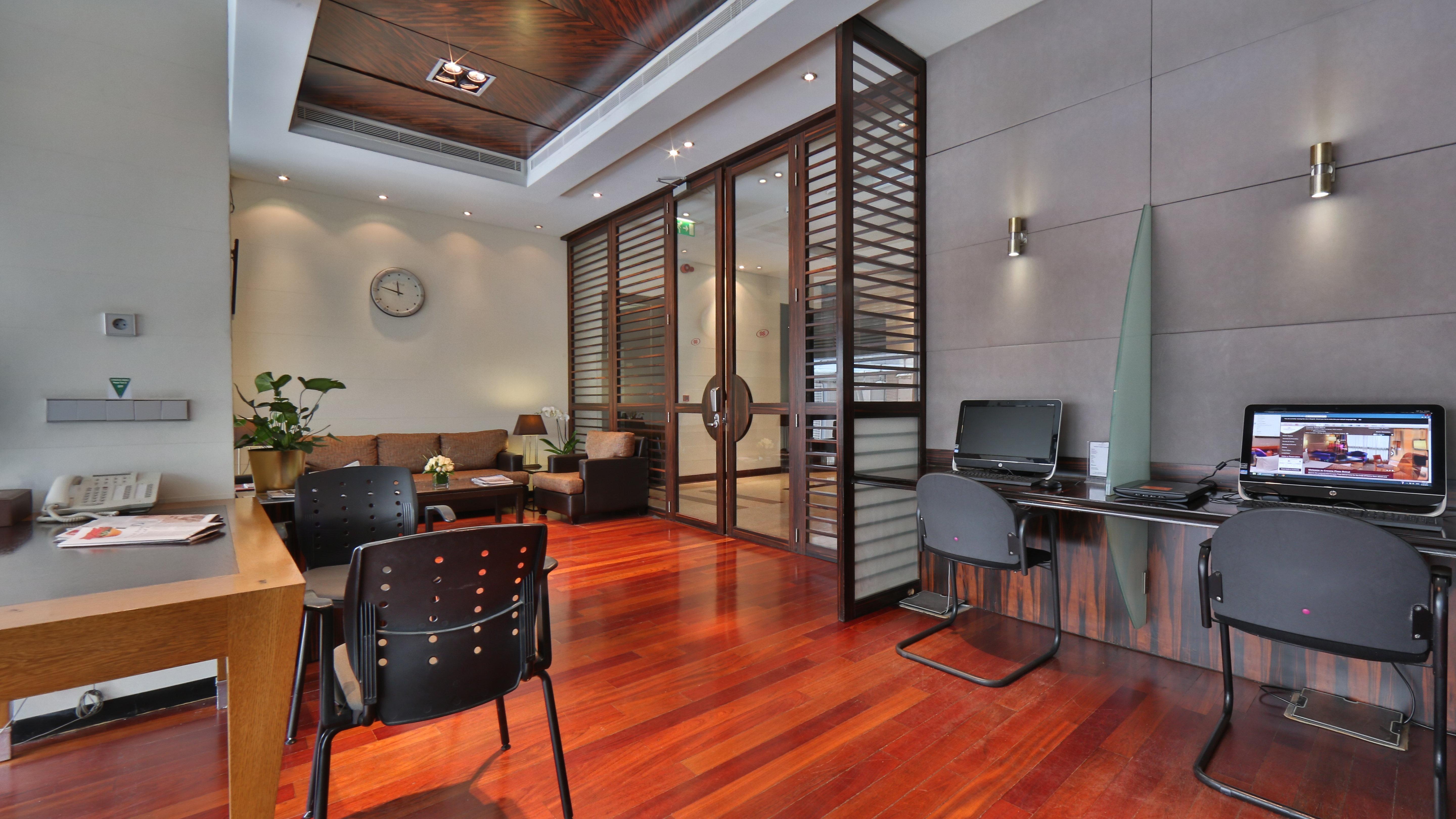 Crowne Plaza Hamra Beirut By Ihg Hotel Exterior photo