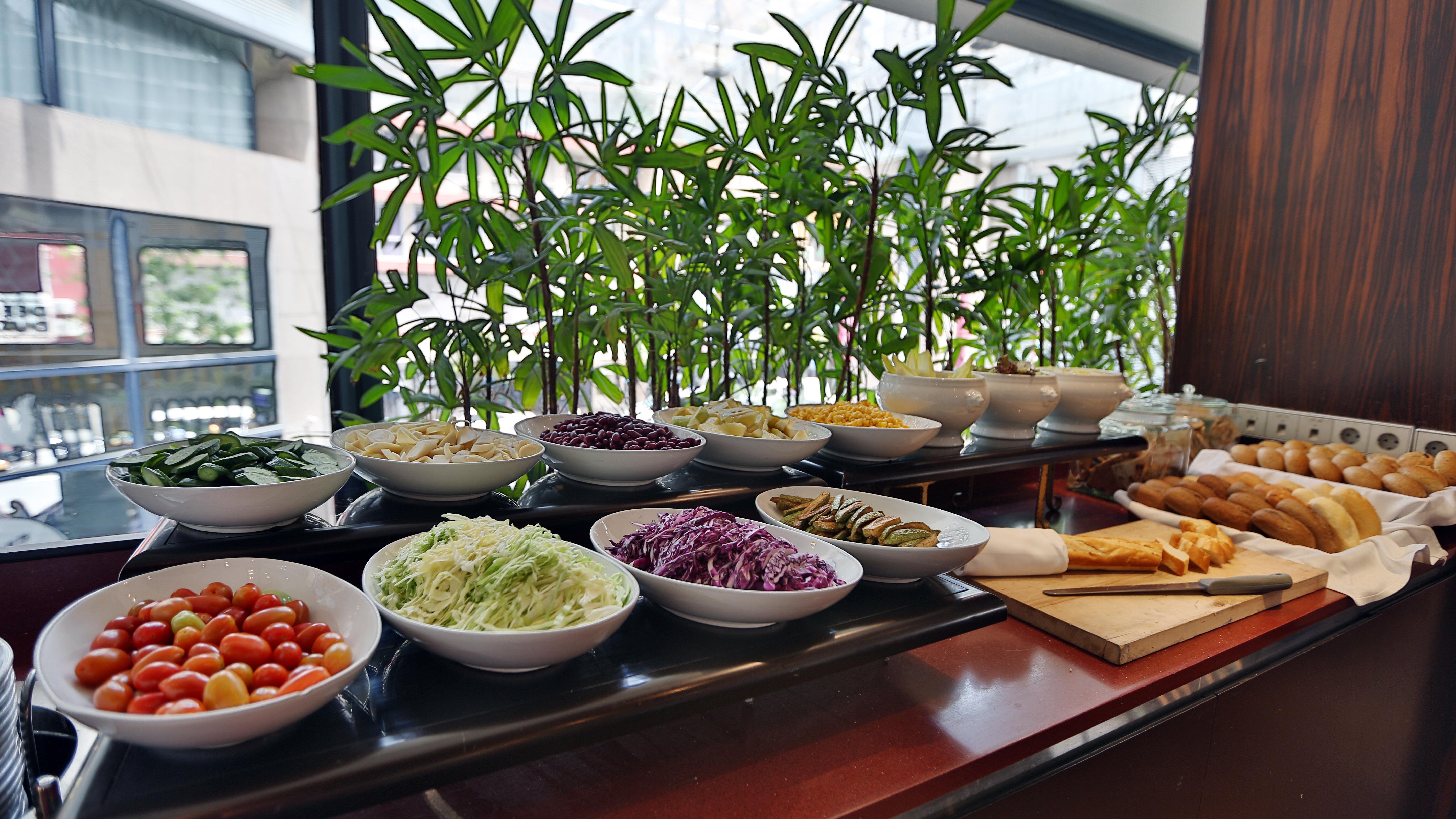 Crowne Plaza Hamra Beirut By Ihg Hotel Exterior photo